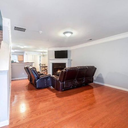 Beautiful Cozy 3-Bedroom Townhome Retreat 亚特兰大 外观 照片