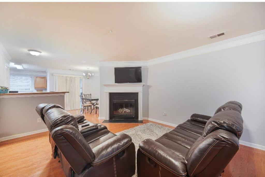 Beautiful Cozy 3-Bedroom Townhome Retreat 亚特兰大 外观 照片