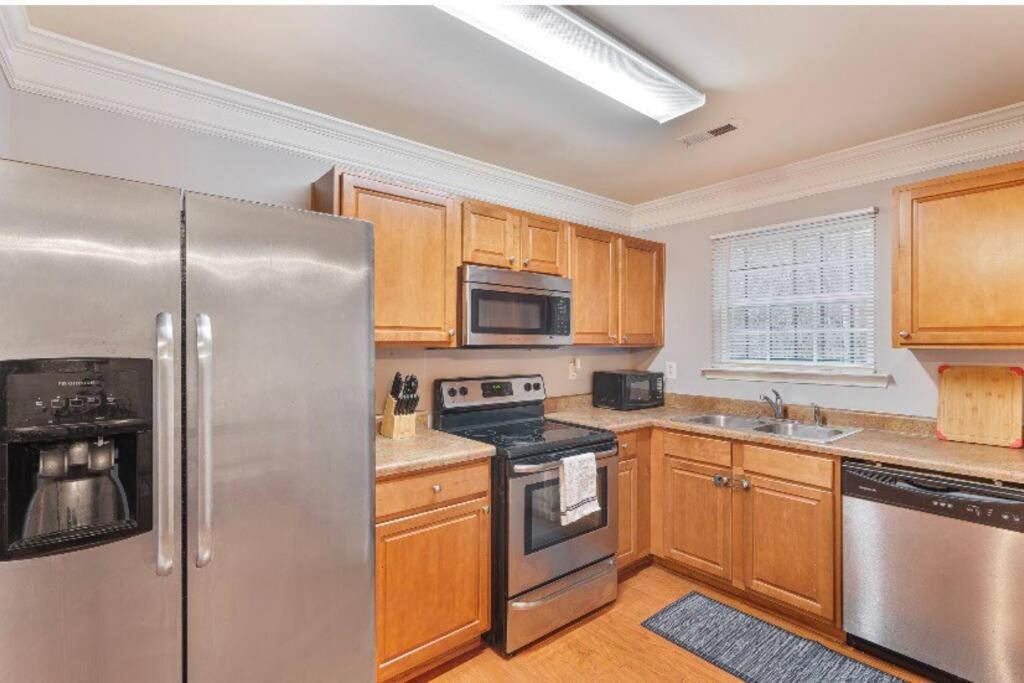Beautiful Cozy 3-Bedroom Townhome Retreat 亚特兰大 外观 照片