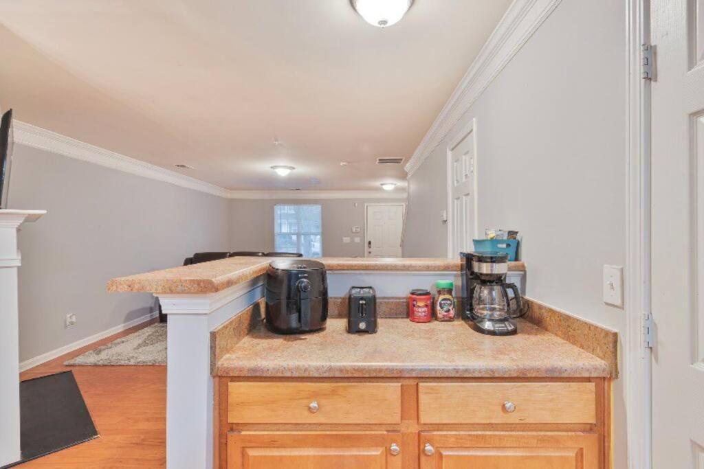 Beautiful Cozy 3-Bedroom Townhome Retreat 亚特兰大 外观 照片